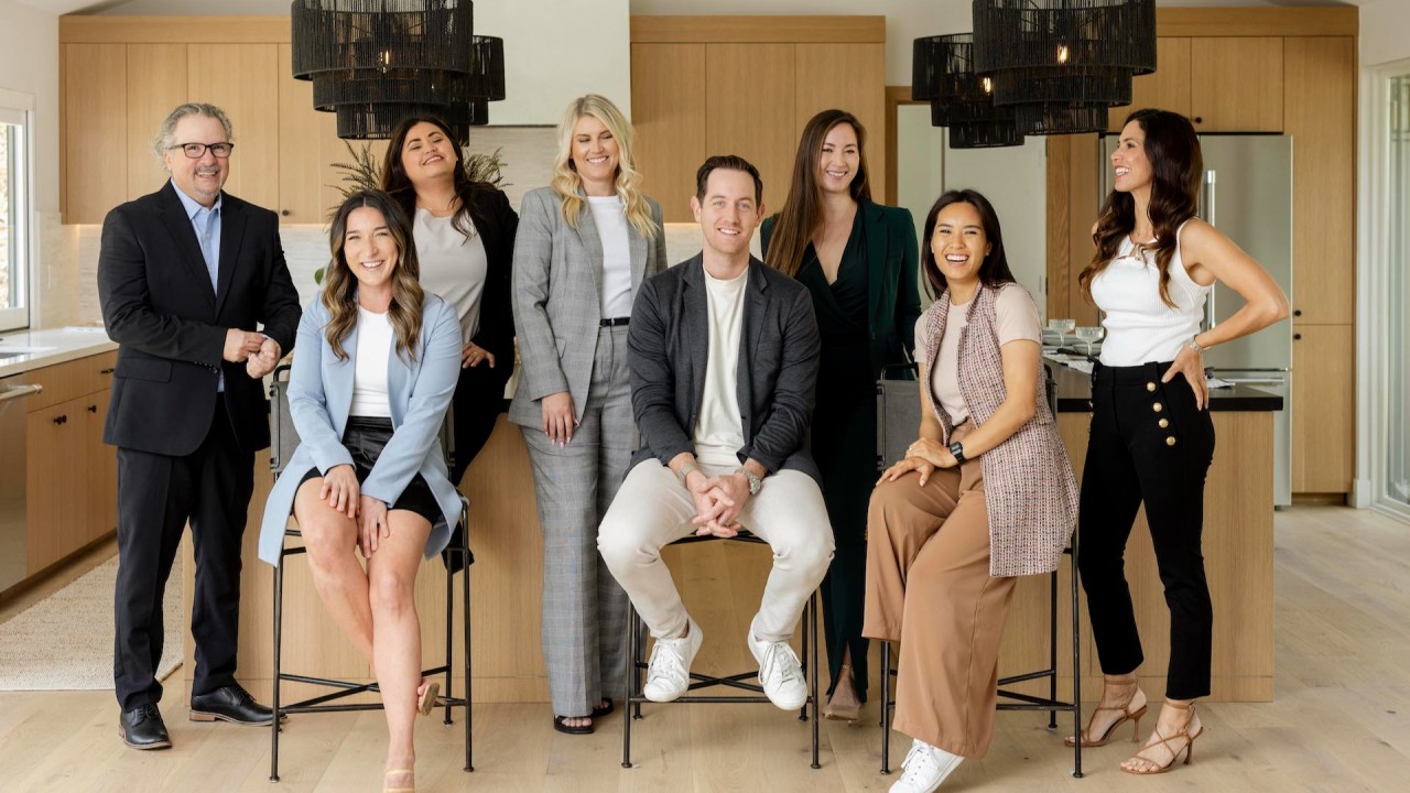 1A modern team focused on premium real estate solutions